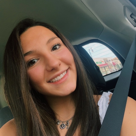 Meet your Posher, Joanna - Picture 1 of 1